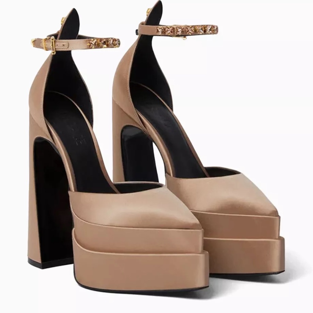 Versace Beige Aevitas Pointy Platform Heels Sz 40 Orig. $1725